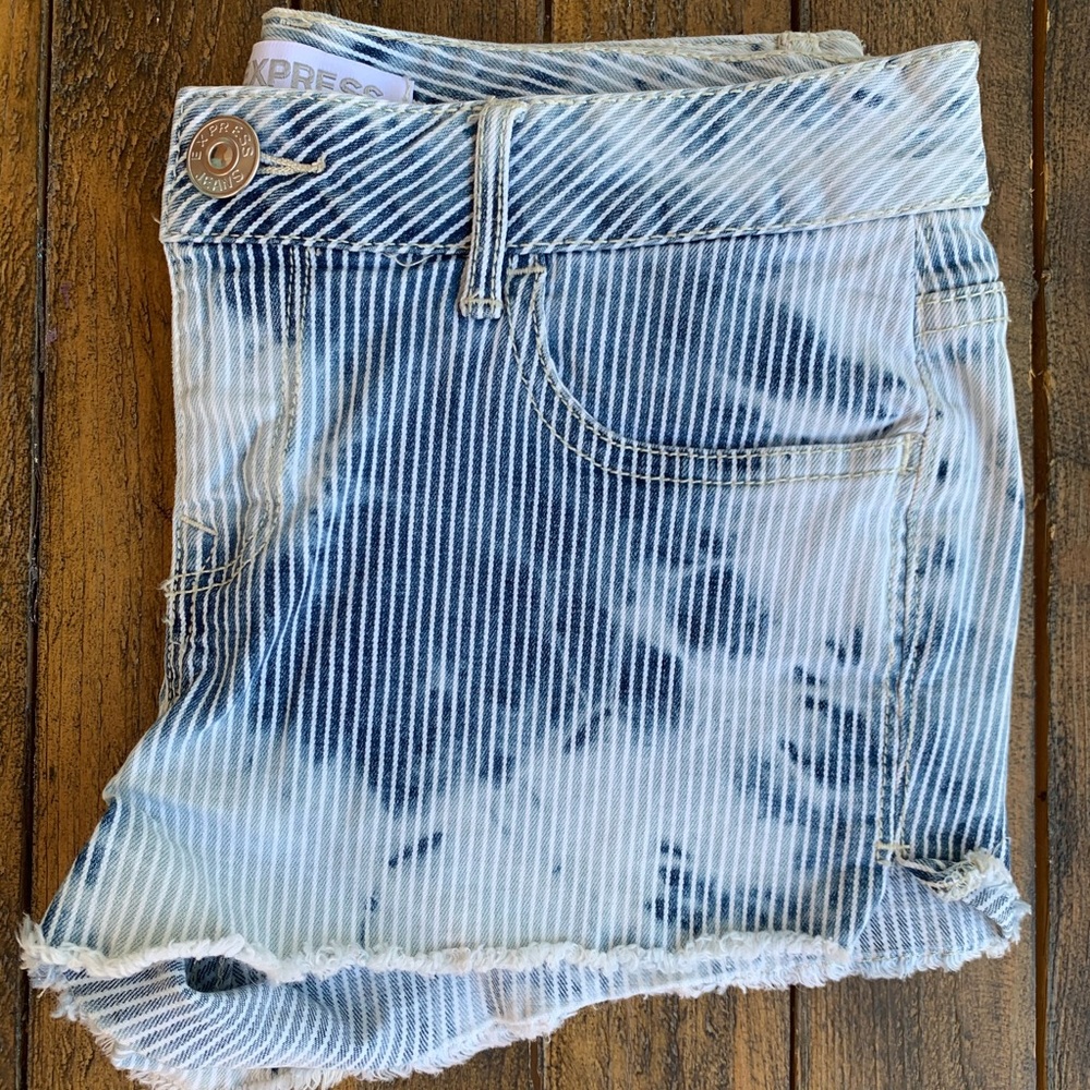 Express Jean Shorts - Picture 3 of 5